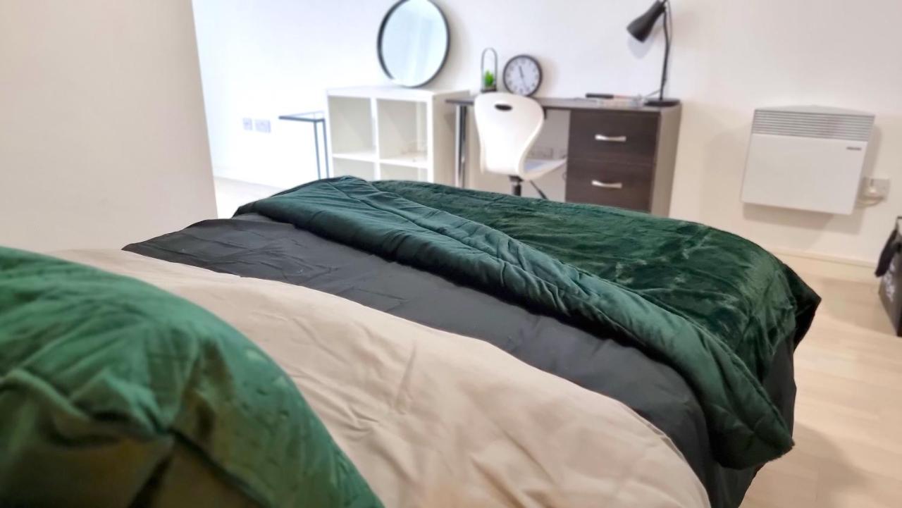 Spacious City Studio / Wifi / Parking Liverpool Extérieur photo