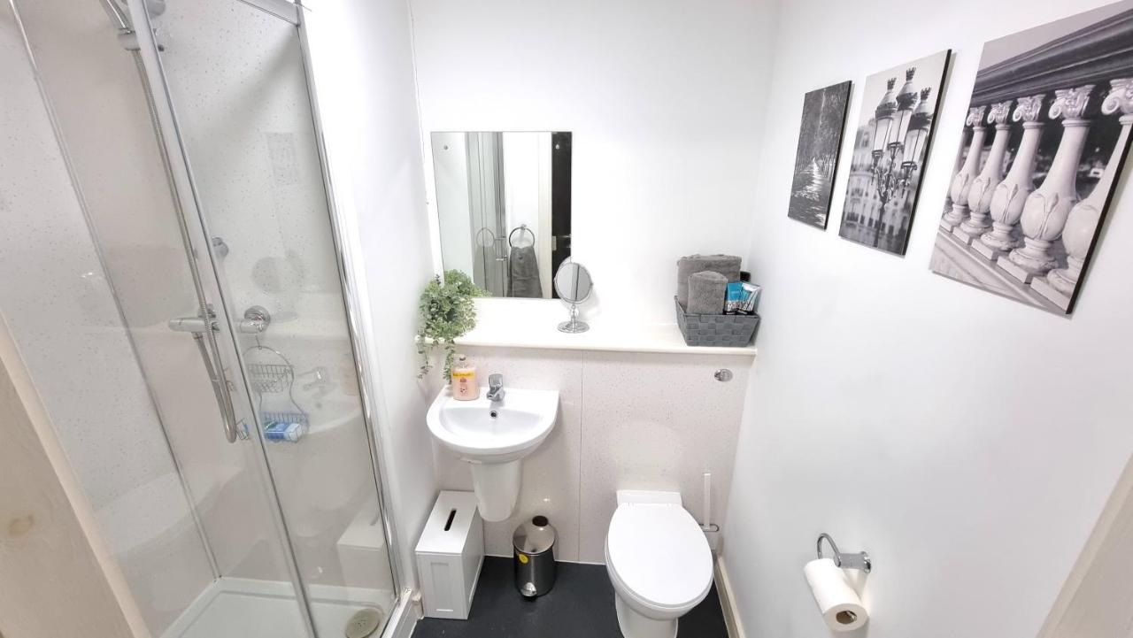 Spacious City Studio / Wifi / Parking Liverpool Extérieur photo